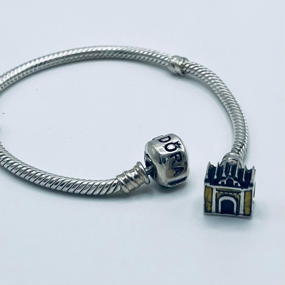 Charm Arco de la Macarena en plata 925 y esmalte auténtico - Imagen 2