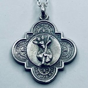 Medalla Cristo del Gran Poder Plata de Ley 32mm