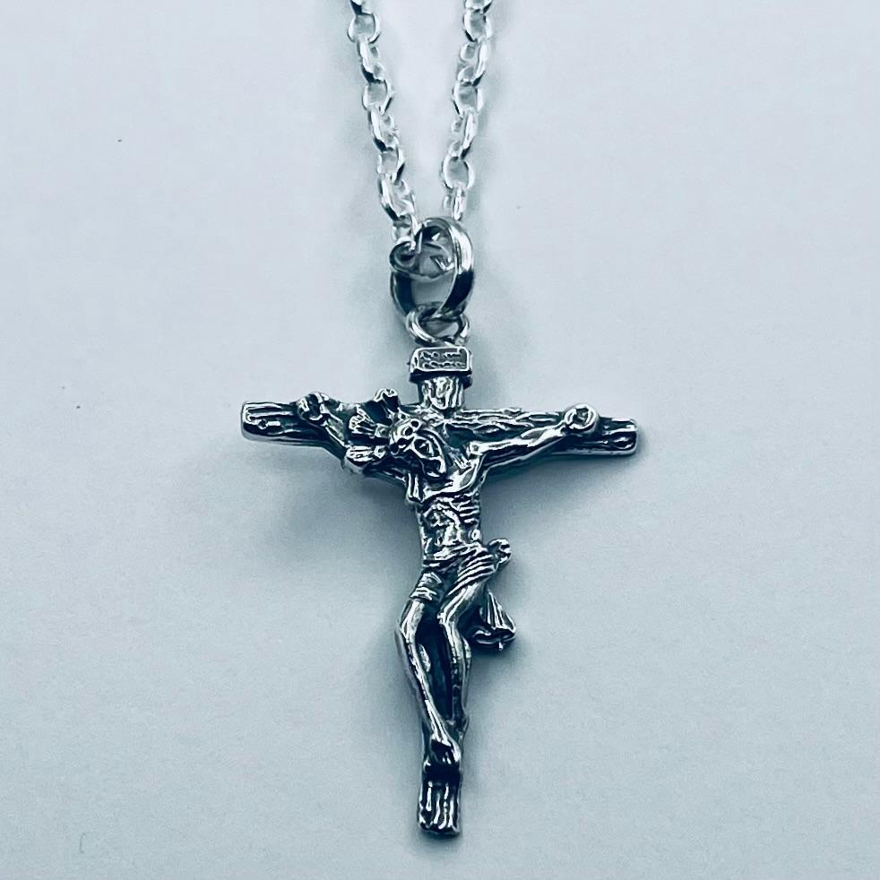 Cristo de la Hermandad de la Vera Cruz de Sevilla en Plata de Ley