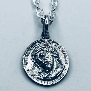 Medalla Stmo. Cristo de la Salud, San Bernardo (Sevilla) — Plata de Ley 19 mm