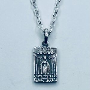 Medalla Esperanza Macarena en Palio Rectangular – Plata de Ley 17x12 mm