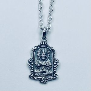 Mini medalla de hermano de la Esperanza Macarena en plata de ley (26x19 mm)