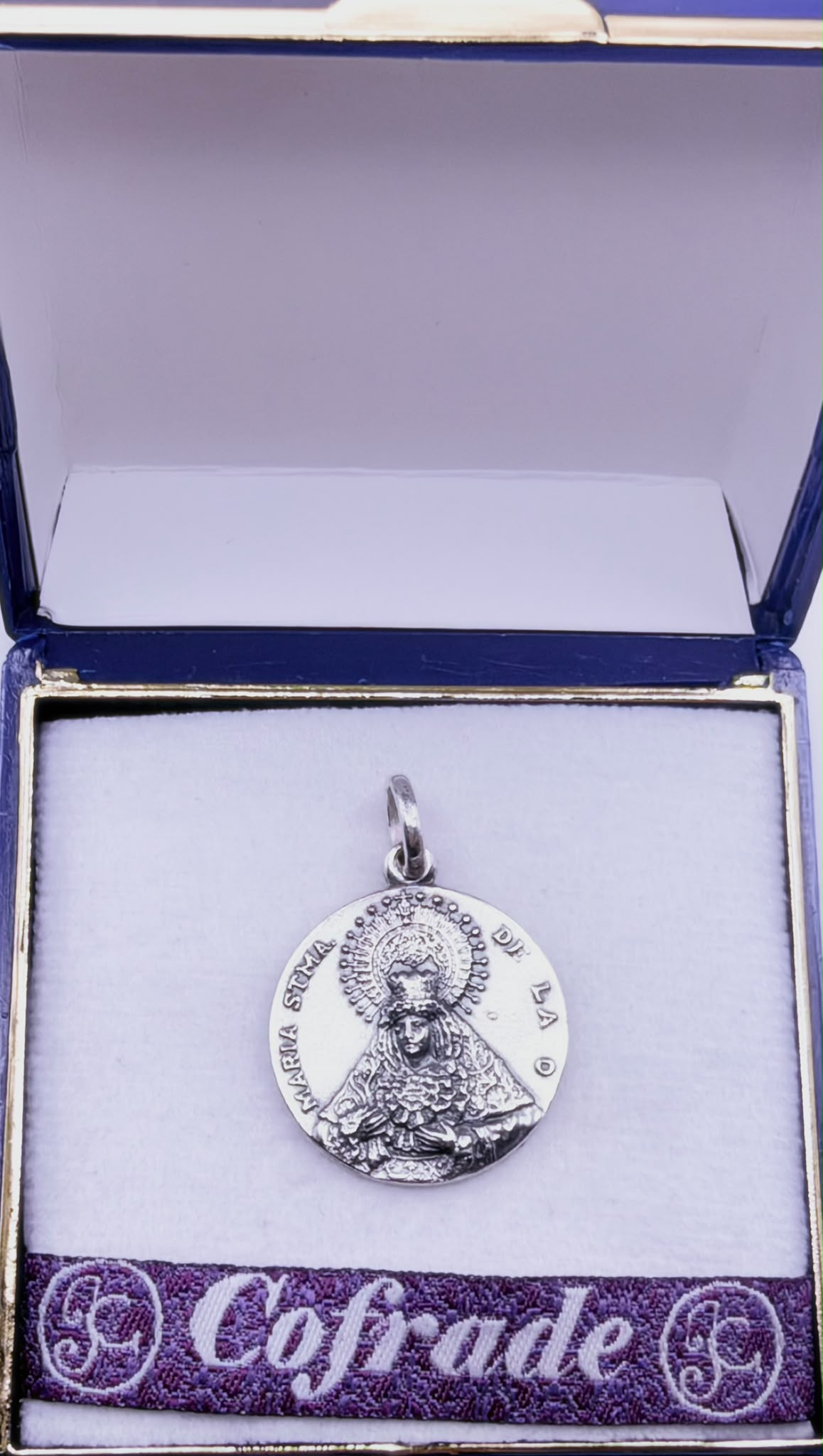 Medalla Virgen de la O en plata de ley envejecida (21,5 mm) - Imagen 2